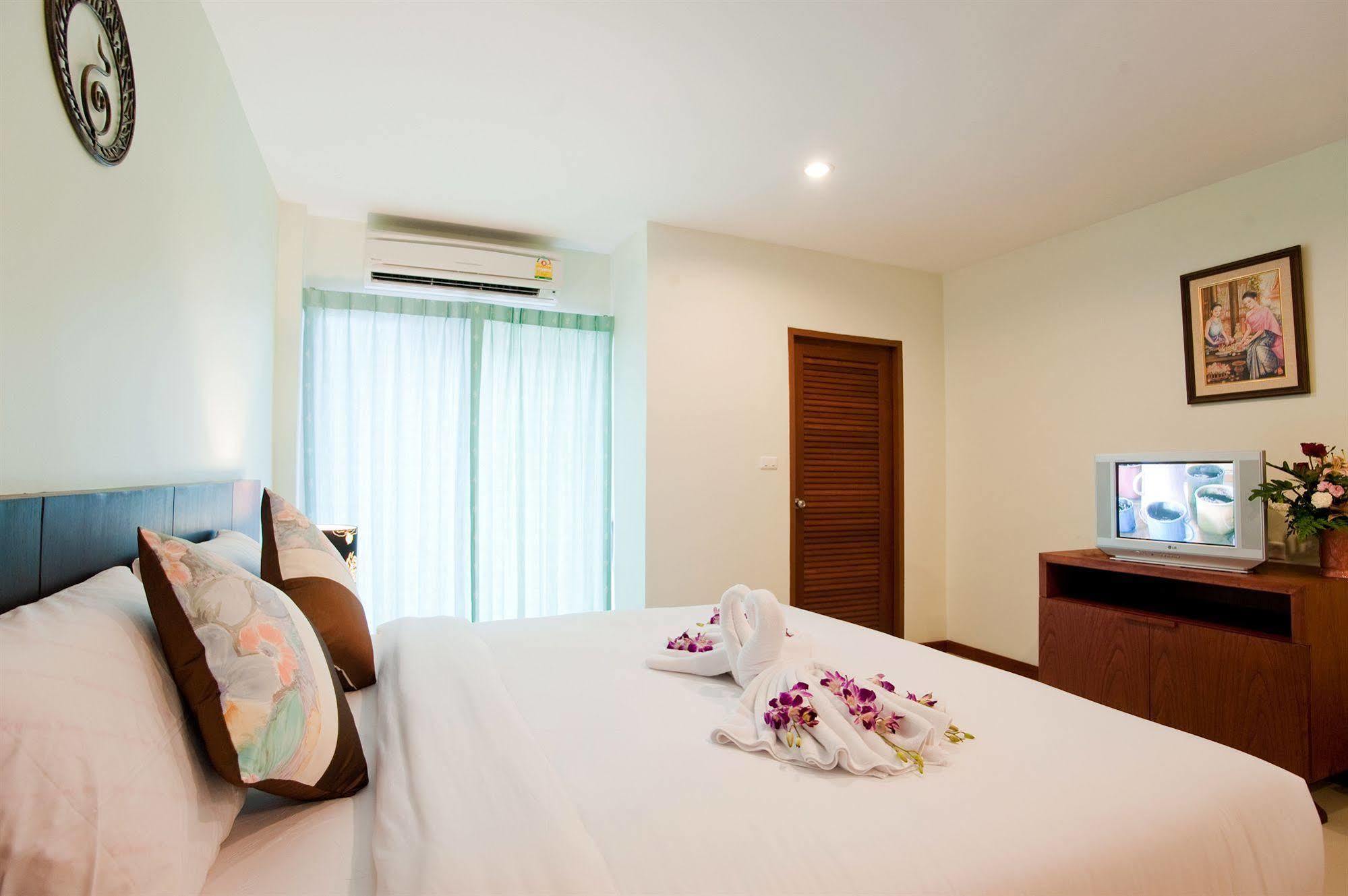 Deva Suites Patong Phuket Exterior photo